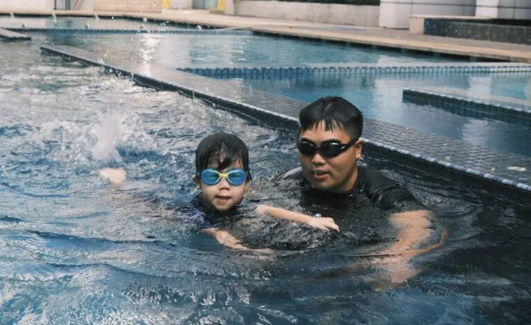 /classes/toddler-swimming-lesson/